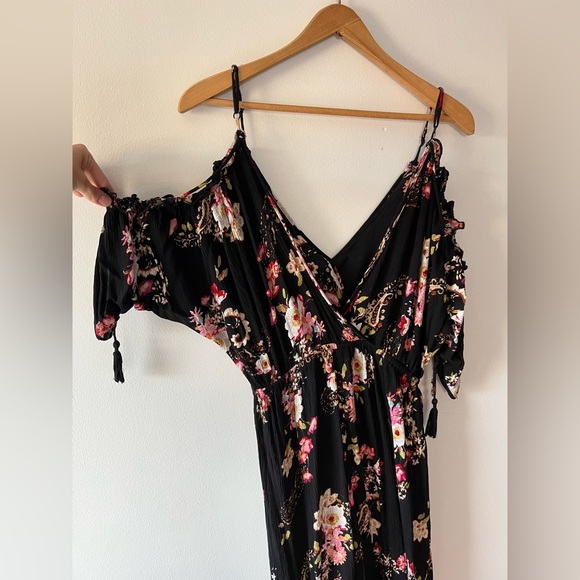 Black Floral Romper Wide Leg Chiffon-Like Material and Off the Shoulder Design - Picture 2 of 6